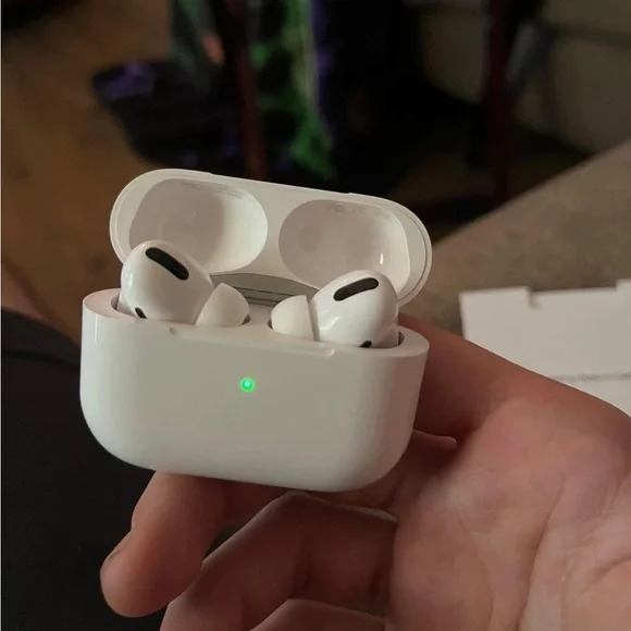 Apple AirPods Pro 2nd Generation with MagSafe Wireless Charging Case - White